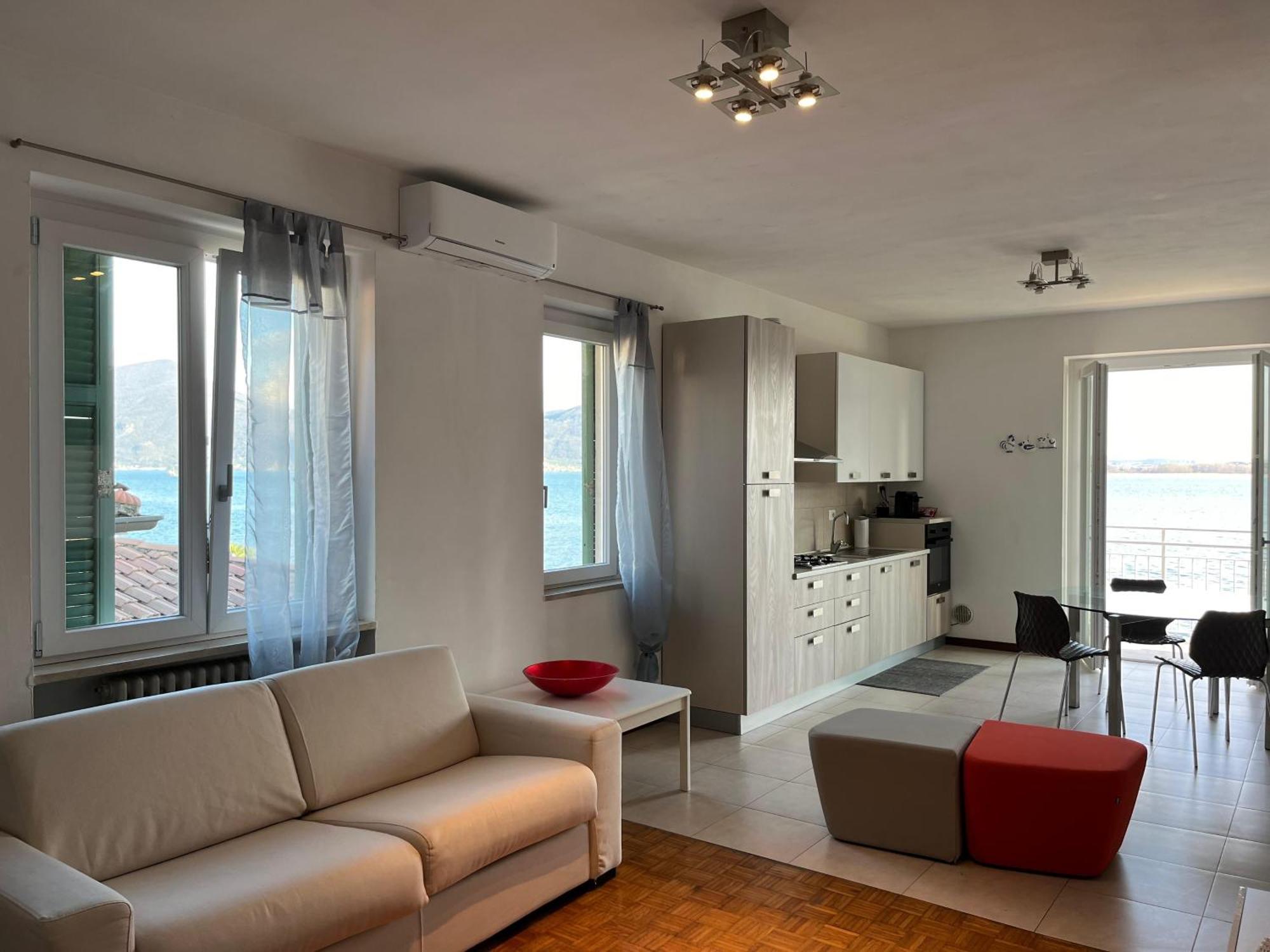 Villa Anastasye Your Lakefront Vacation Rental Predore Eksteriør billede