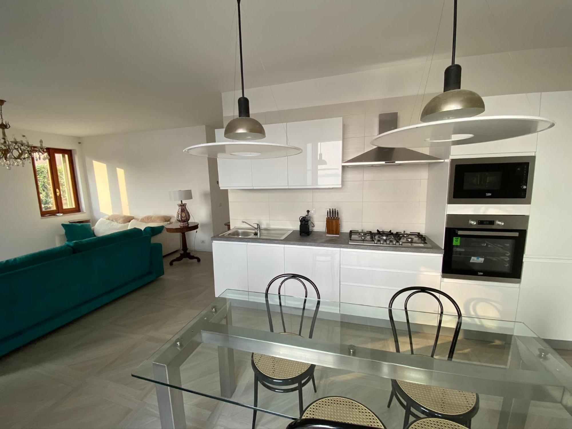 Villa Anastasye Your Lakefront Vacation Rental Predore Eksteriør billede