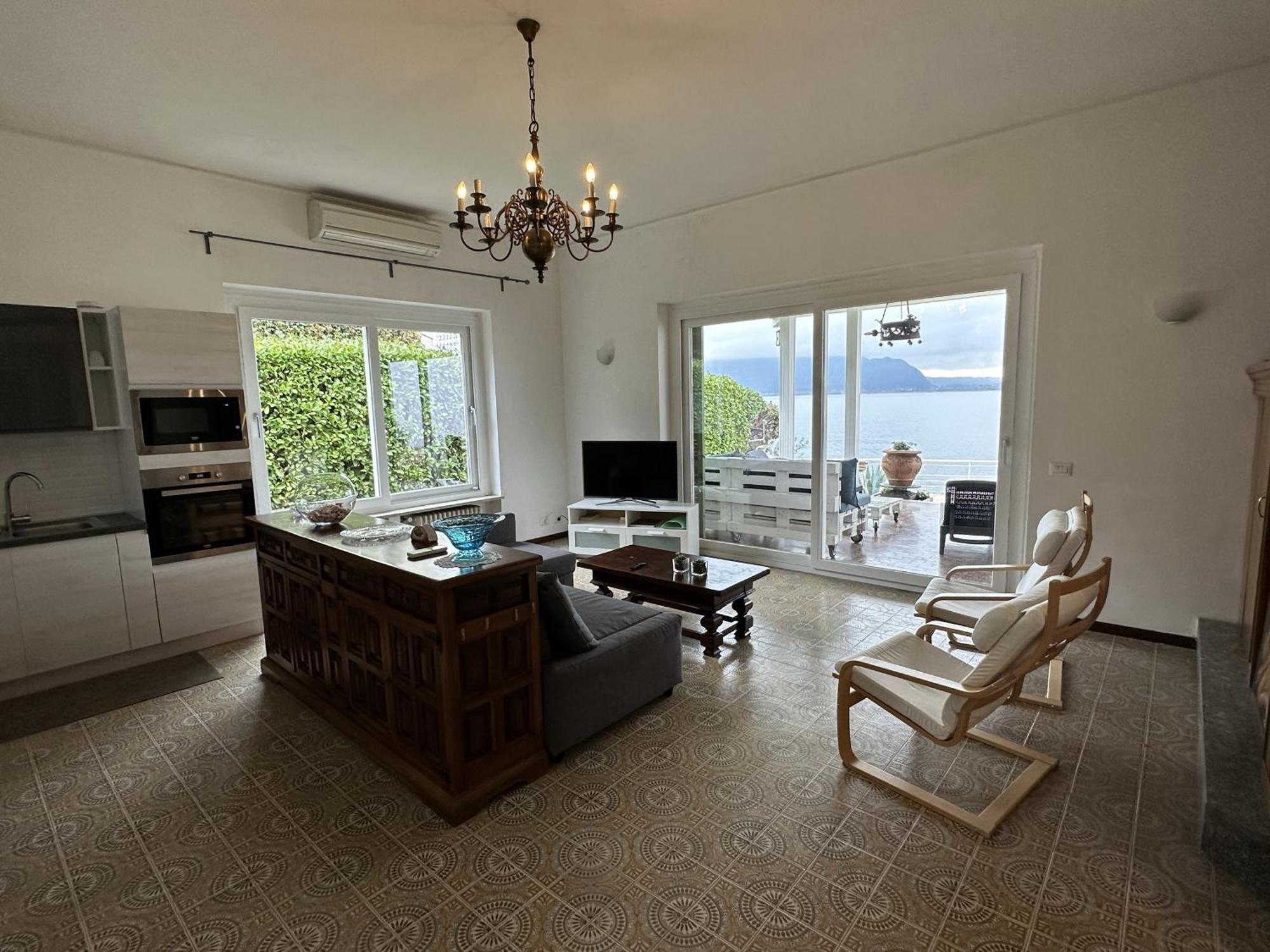 Villa Anastasye Your Lakefront Vacation Rental Predore Eksteriør billede