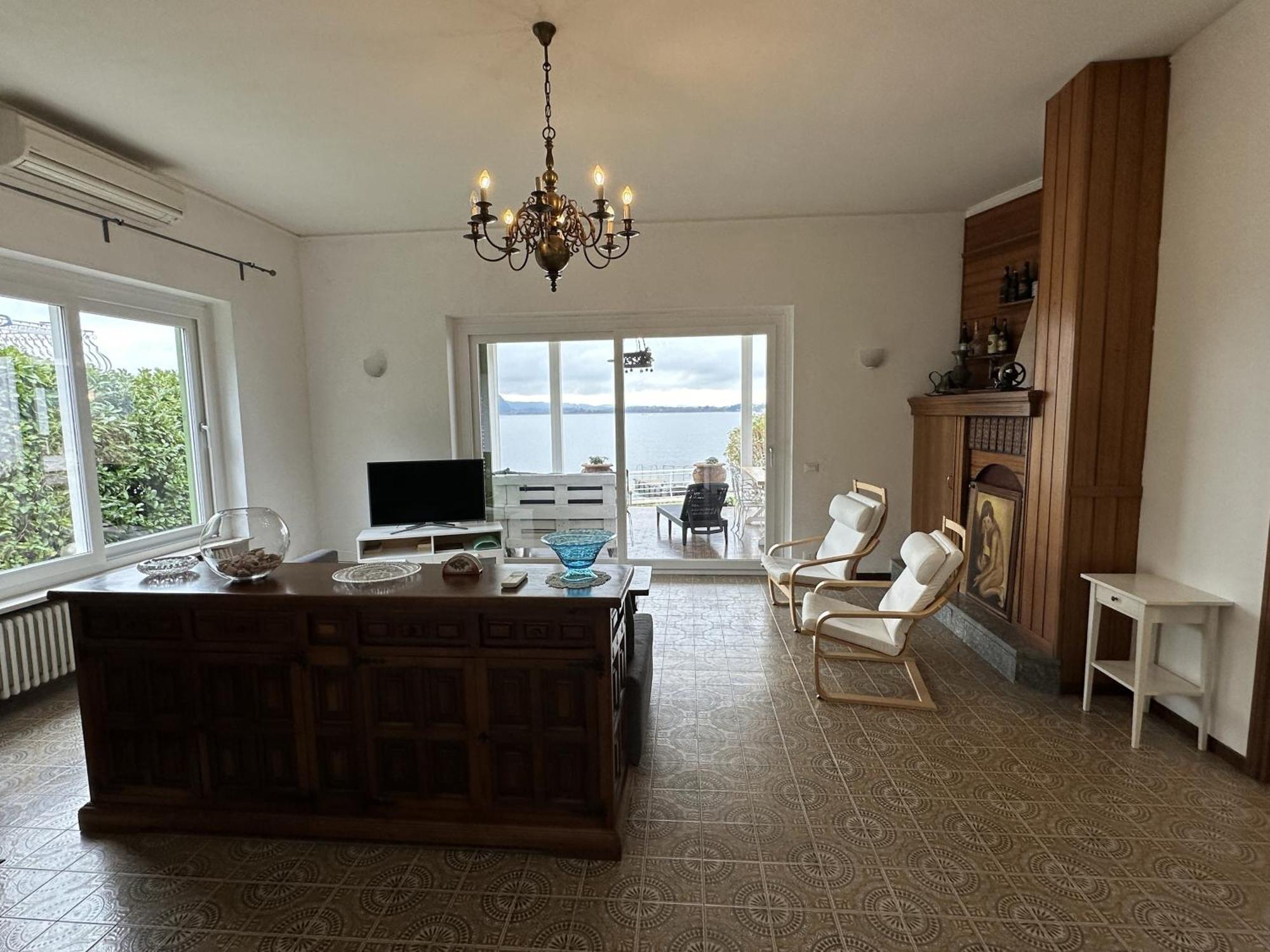 Villa Anastasye Your Lakefront Vacation Rental Predore Eksteriør billede